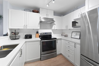 Photo 3 at 304 - 137 W 17th Street, Central Lonsdale, North Vancouver
