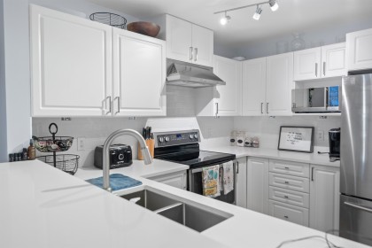 Photo 1 at 304 - 137 W 17th Street, Central Lonsdale, North Vancouver