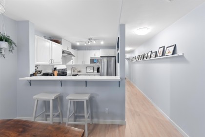 Photo 4 at 304 - 137 W 17th Street, Central Lonsdale, North Vancouver