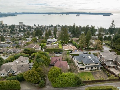 Photo 39 at 2575 Queens Avenue, Queens, West Vancouver