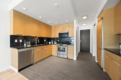Photo 2 at 308 - 2528 Maple Street, Kitsilano, Vancouver West