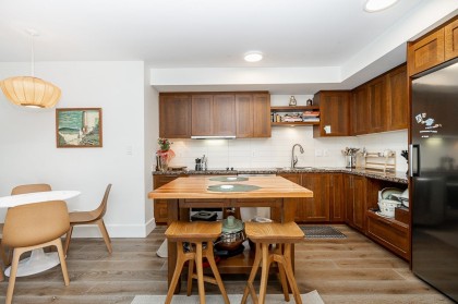 Photo 7 at 331 - 2288 W Broadway, Vancouver West