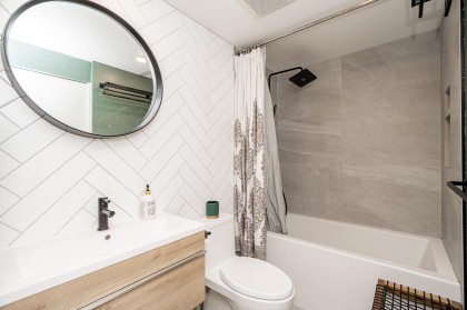 Photo 14 at 331 - 2288 W Broadway, Vancouver West