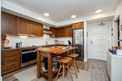 Photo 4 at 331 - 2288 W Broadway, Vancouver West