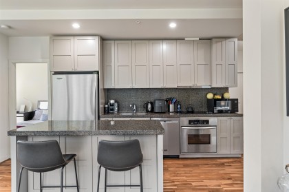 Photo 2 at 609 - 1333 Georgia Street, Coal Harbour, Vancouver West