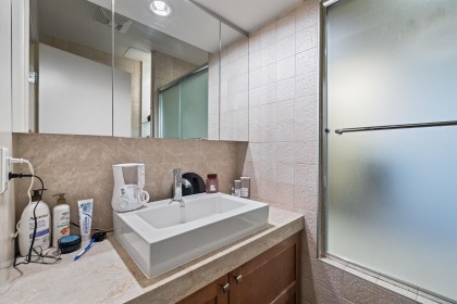 Photo 12 at 609 - 1333 Georgia Street, Coal Harbour, Vancouver West