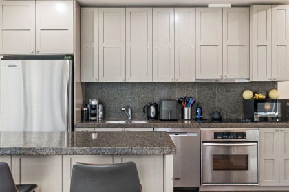 Photo 1 at 609 - 1333 Georgia Street, Coal Harbour, Vancouver West