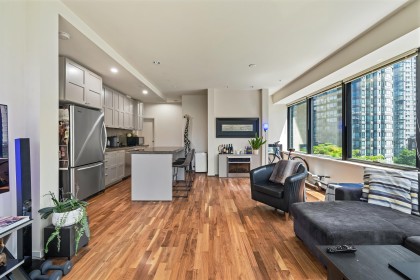 Photo 5 at 609 - 1333 Georgia Street, Coal Harbour, Vancouver West