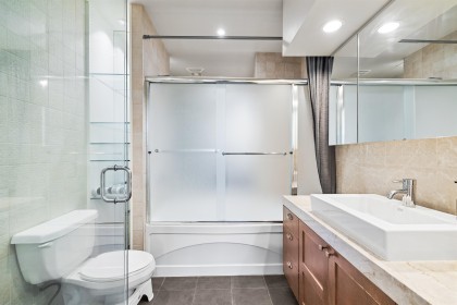 Photo 8 at 609 - 1333 Georgia Street, Coal Harbour, Vancouver West