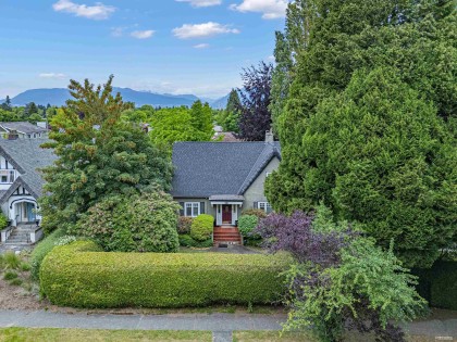 Photo 2 at 1049 W 33rd Avenue, Shaughnessy, Vancouver West