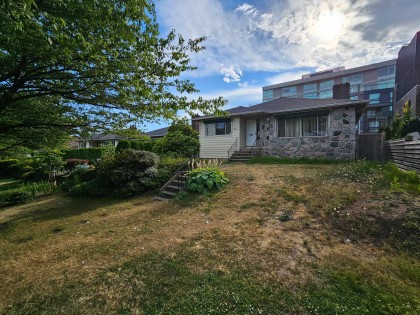 Photo 1 at 7649 Yukon Street, Marpole, Vancouver West