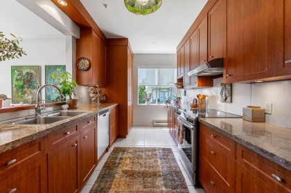 Photo 10 at 401 - 1765 Marine Drive, Ambleside, West Vancouver