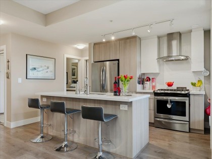 Photo 1 at 411 - 3602 Aldercrest Drive, Roche Point, North Vancouver