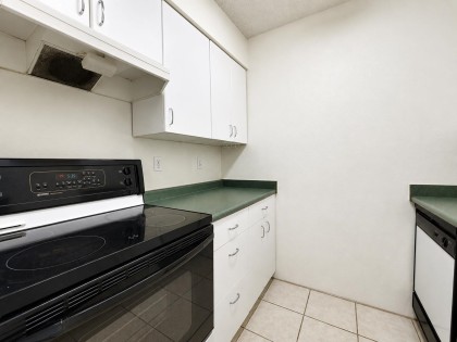 Photo 12 at 306 - 2450 Cornwall Avenue, Kitsilano, Vancouver West