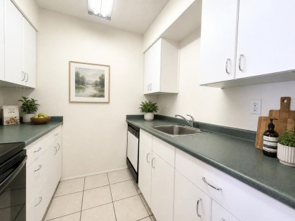 Photo 9 at 306 - 2450 Cornwall Avenue, Kitsilano, Vancouver West