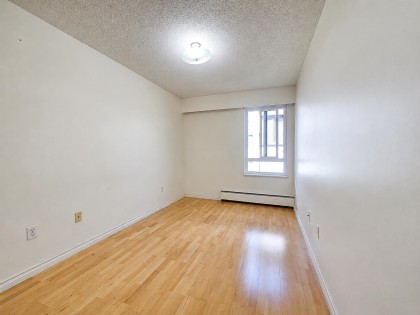 Photo 14 at 306 - 2450 Cornwall Avenue, Kitsilano, Vancouver West