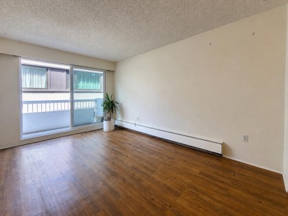 Photo 4 at 306 - 2450 Cornwall Avenue, Kitsilano, Vancouver West