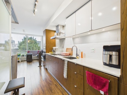 Photo 3 at 308 - 159 W 2nd Avenue, False Creek, Vancouver West