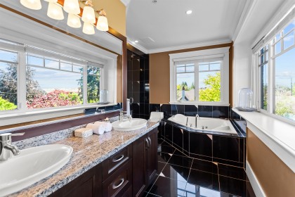 Photo 12 at 2495 W 33rd Avenue, Quilchena, Vancouver West
