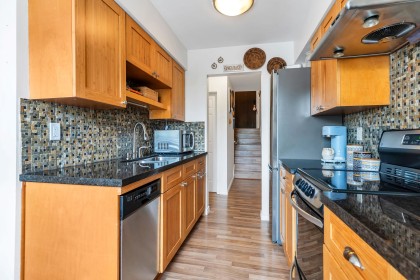 Photo 12 at 207 - 2080 Maple Street, Kitsilano, Vancouver West
