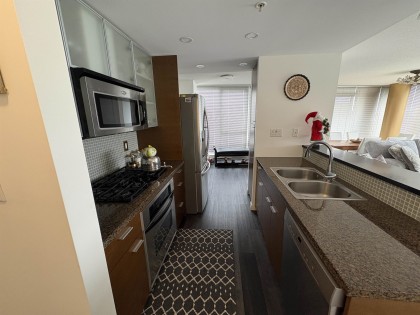 Photo 10 at 1106 - 980 Cooperage Way, Yaletown, Vancouver West