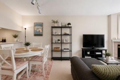 Photo 4 at 108 - 3250 W Broadway, Kitsilano, Vancouver West