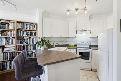 Photo 9 at 304 - 2025 Stephens Street, Kitsilano, Vancouver West
