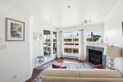 Photo 4 at 304 - 2025 Stephens Street, Kitsilano, Vancouver West
