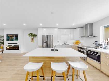 Photo 3 at 1270 Premier Street, Lynnmour, North Vancouver