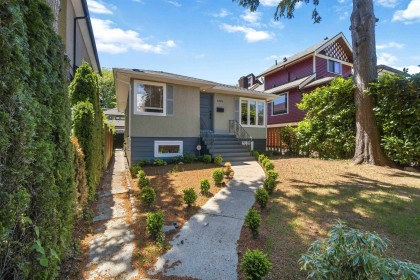 Photo 1 at 3534 W 17th Avenue, Dunbar, Vancouver West