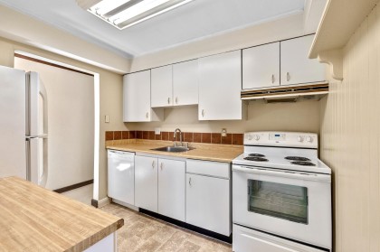 Photo 23 at 403 - 1340 Duchess Avenue, Ambleside, West Vancouver