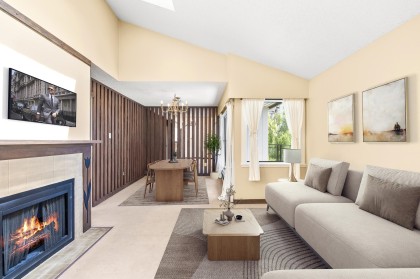 Photo 2 at 403 - 1340 Duchess Avenue, Ambleside, West Vancouver