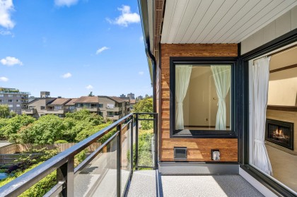 Photo 16 at 403 - 1340 Duchess Avenue, Ambleside, West Vancouver