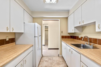Photo 24 at 403 - 1340 Duchess Avenue, Ambleside, West Vancouver