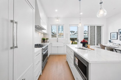 Photo 11 at 531 W 61st Avenue, Marpole, Vancouver West