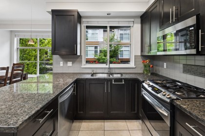 Photo 5 at 2 - 3025 Baird Road, Lynn Valley, North Vancouver