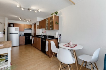 Photo 8 at 214 - 1330 Burrard Street, Downtown VW, Vancouver West