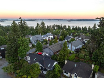 Photo 2 at 4786 Meadfeild Court, Caulfeild, West Vancouver