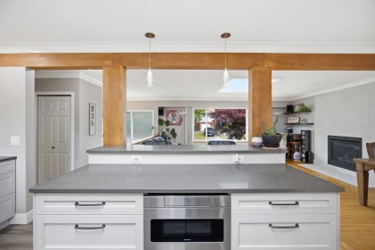 Photo 6 at 944 Tollcross Road, Windsor Park NV, North Vancouver