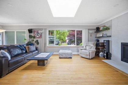 Photo 9 at 944 Tollcross Road, Windsor Park NV, North Vancouver