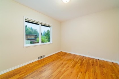Photo 12 at 2870 Thorncliffe Drive, Edgemont, North Vancouver