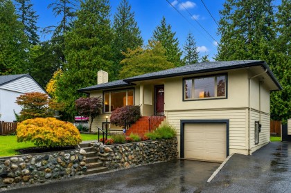 Photo 3 at 2870 Thorncliffe Drive, Edgemont, North Vancouver