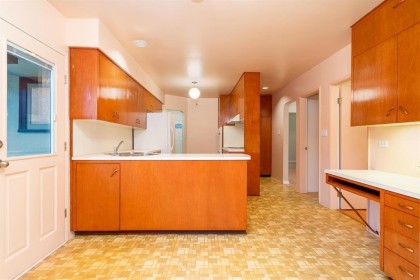 Photo 8 at 2870 Thorncliffe Drive, Edgemont, North Vancouver