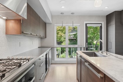 Photo 10 at 4481 W 15th Avenue, Point Grey, Vancouver West