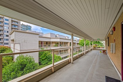 Photo 5 at 402 - 1350 Comox Street, West End VW, Vancouver West