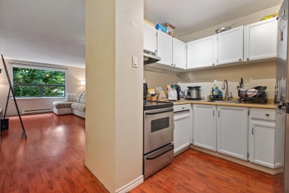 Photo 14 at 402 - 1350 Comox Street, West End VW, Vancouver West
