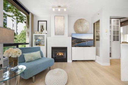 Photo 3 at 304 - 1003 Burnaby Street, West End VW, Vancouver West