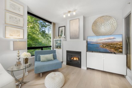 Photo 4 at 304 - 1003 Burnaby Street, West End VW, Vancouver West