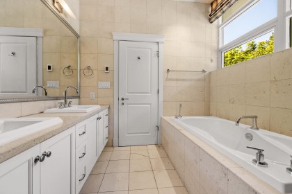 Photo 31 at PH2 - 2200 Chippendale Road, Whitby Estates, West Vancouver