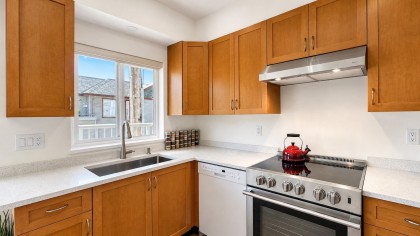 Photo 10 at 13 - 915 Tobruck Avenue, Mosquito Creek, North Vancouver
